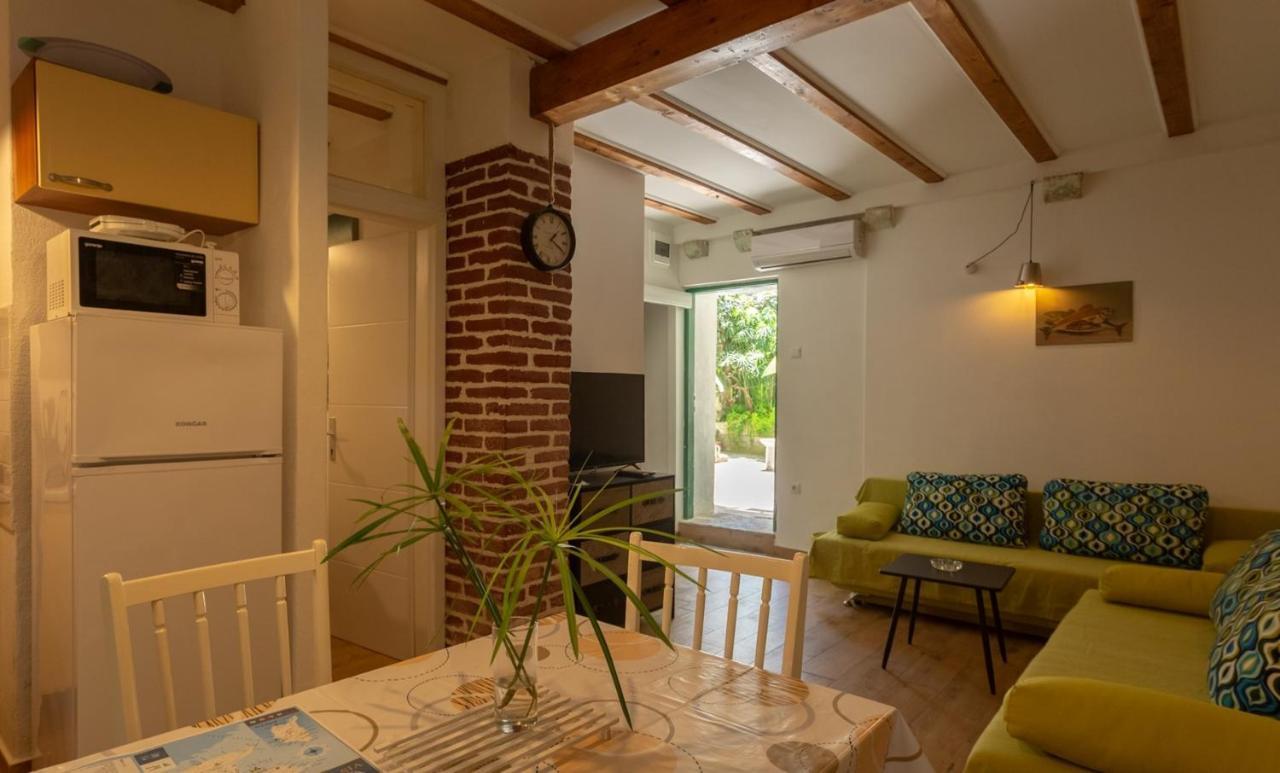Korzo Rooms & Apartments Vis Ngoại thất bức ảnh